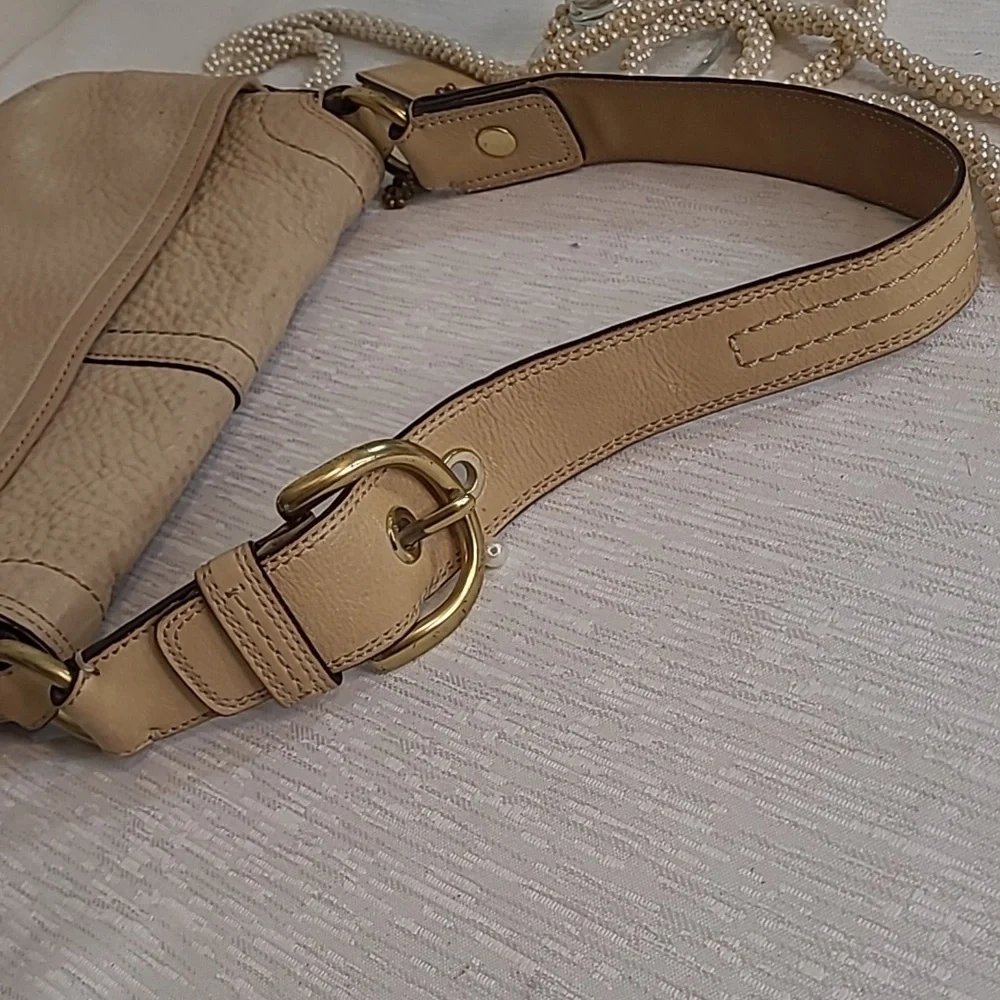 Leather Coach shoulder bag - Picture 8 of 11